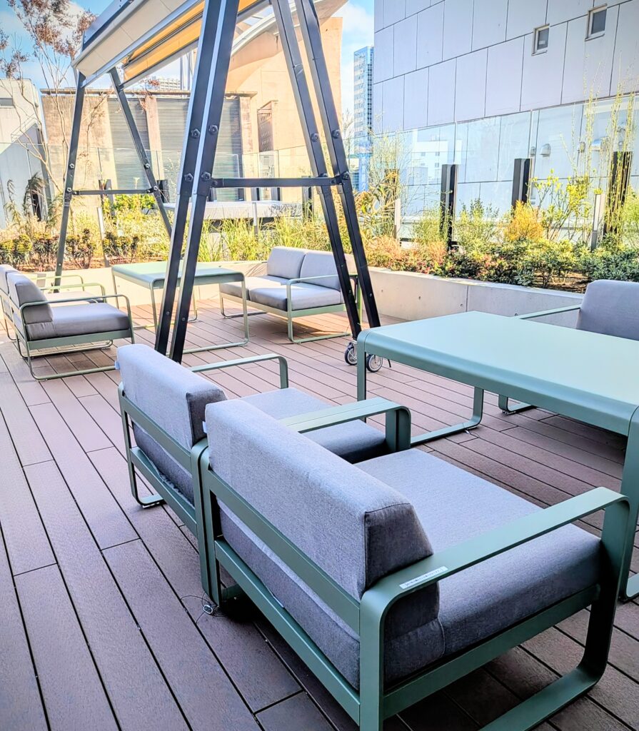 シェアラウンジ池袋のテラス席